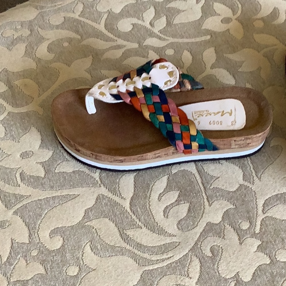 Adorable Platform Sandals 🩴 Maxx by Avalos - Picture 7 of 7